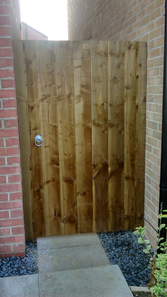 Gate made to measure