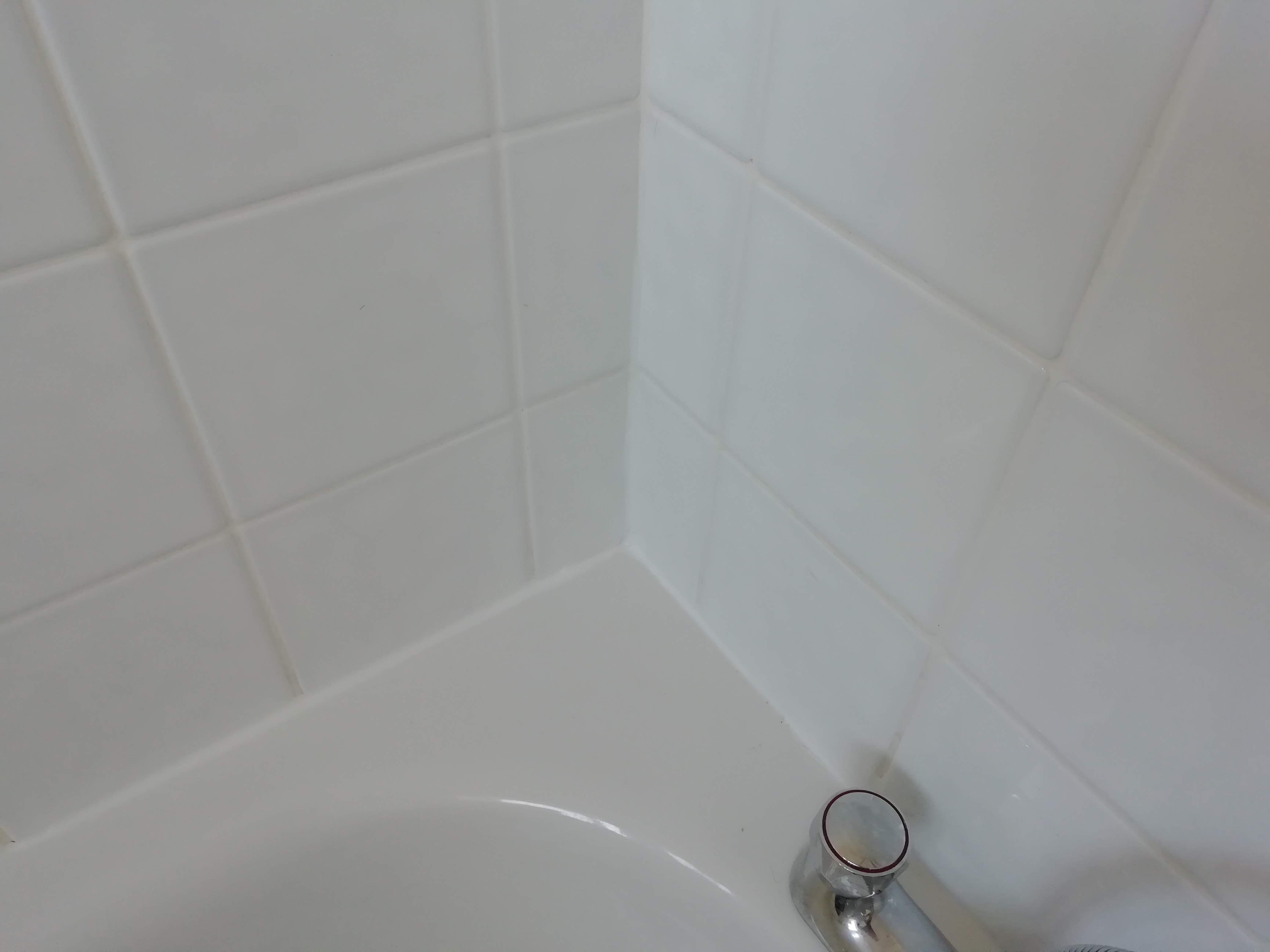 re sealed bath edge